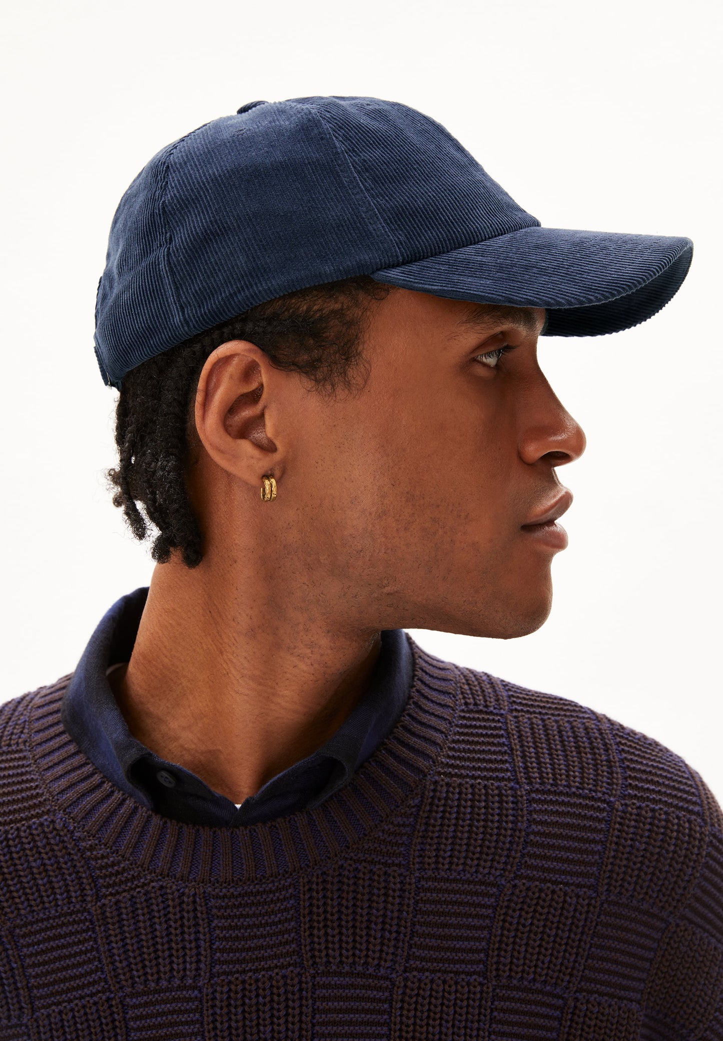 
                  
                    YENAAS CORDUROY Night Sky Cap
                  
                