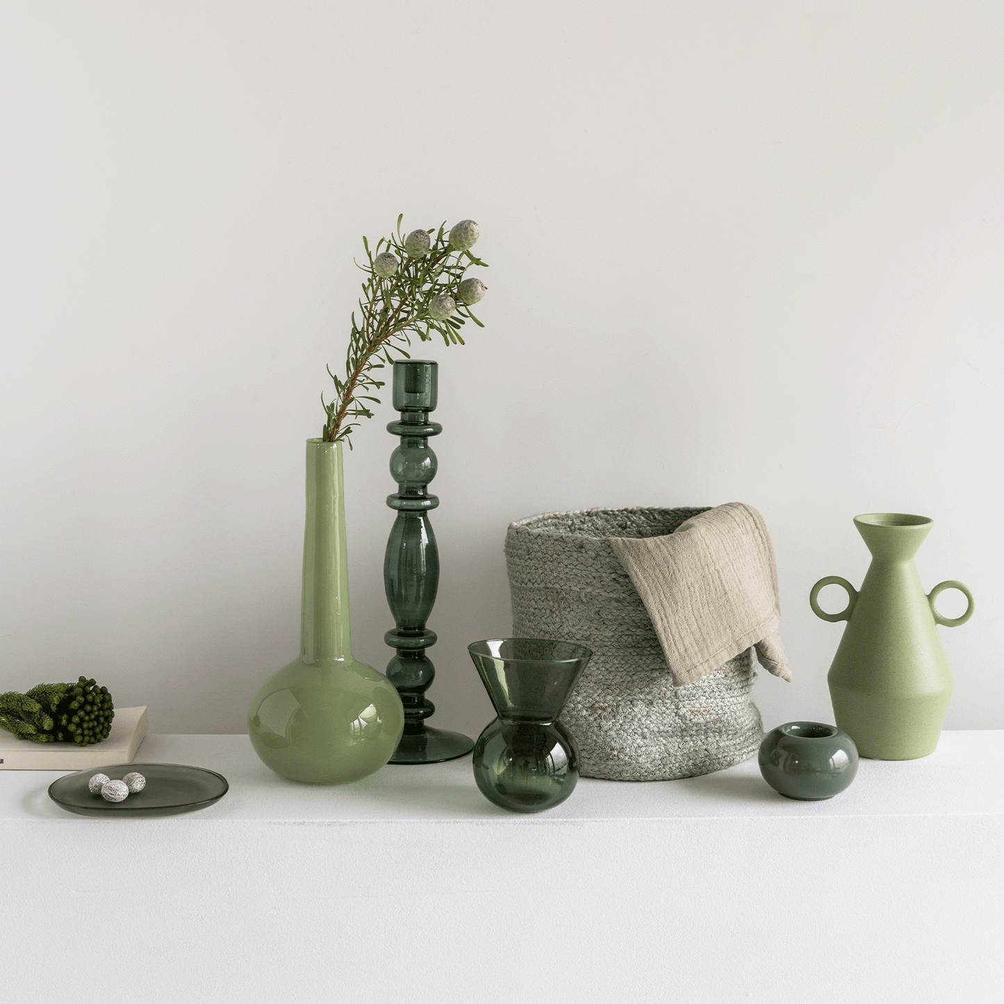 
                  
                    Kleine Mieke Cuppen Vase in Entengrün
                  
                