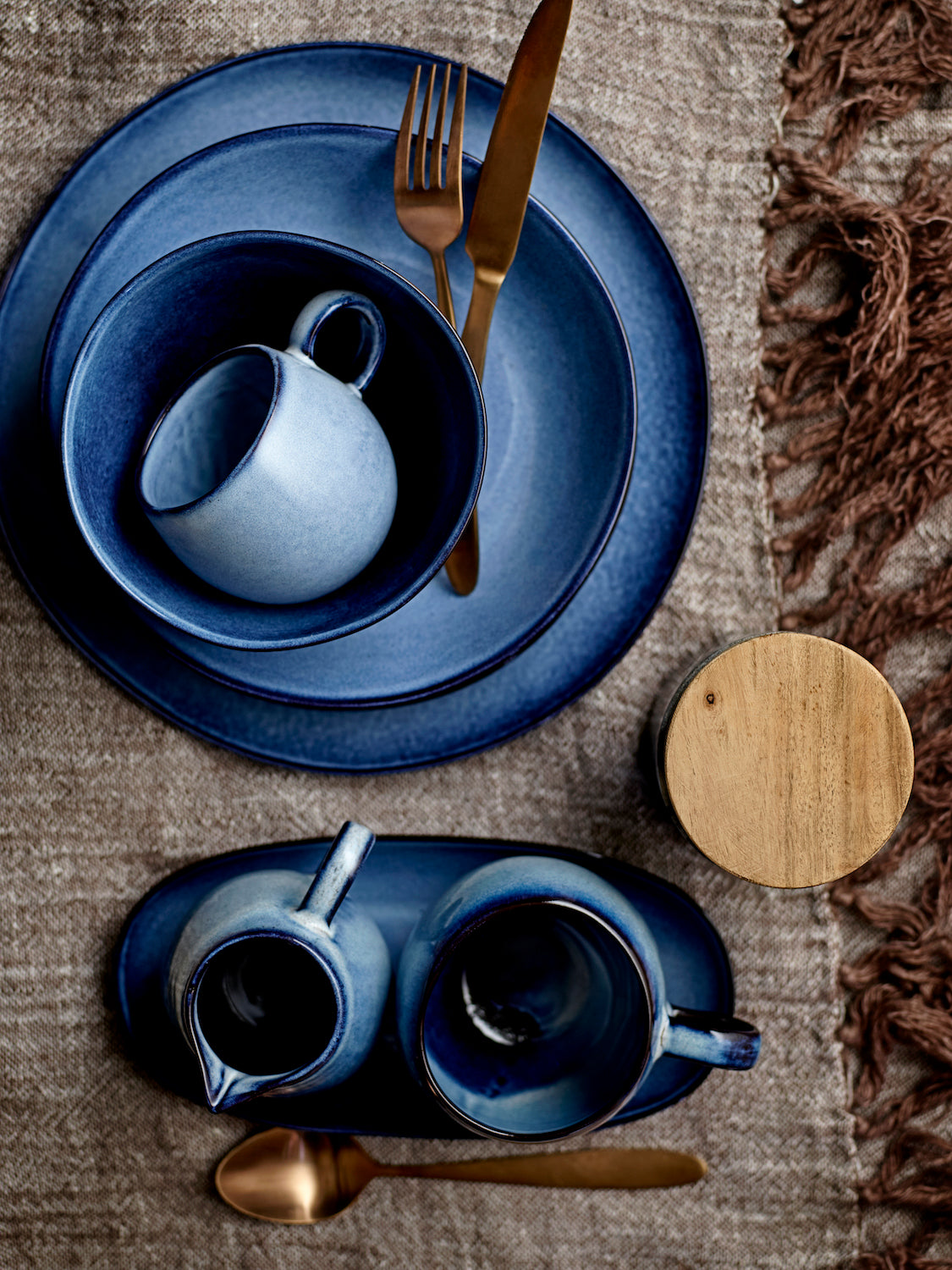 
                  
                    SANDRINE Tasse aus blauem Steinzeug 
                  
                