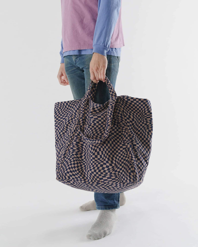 
                  
                    Indigo Trippy Checker Travel Cloud Bag Tasche
                  
                