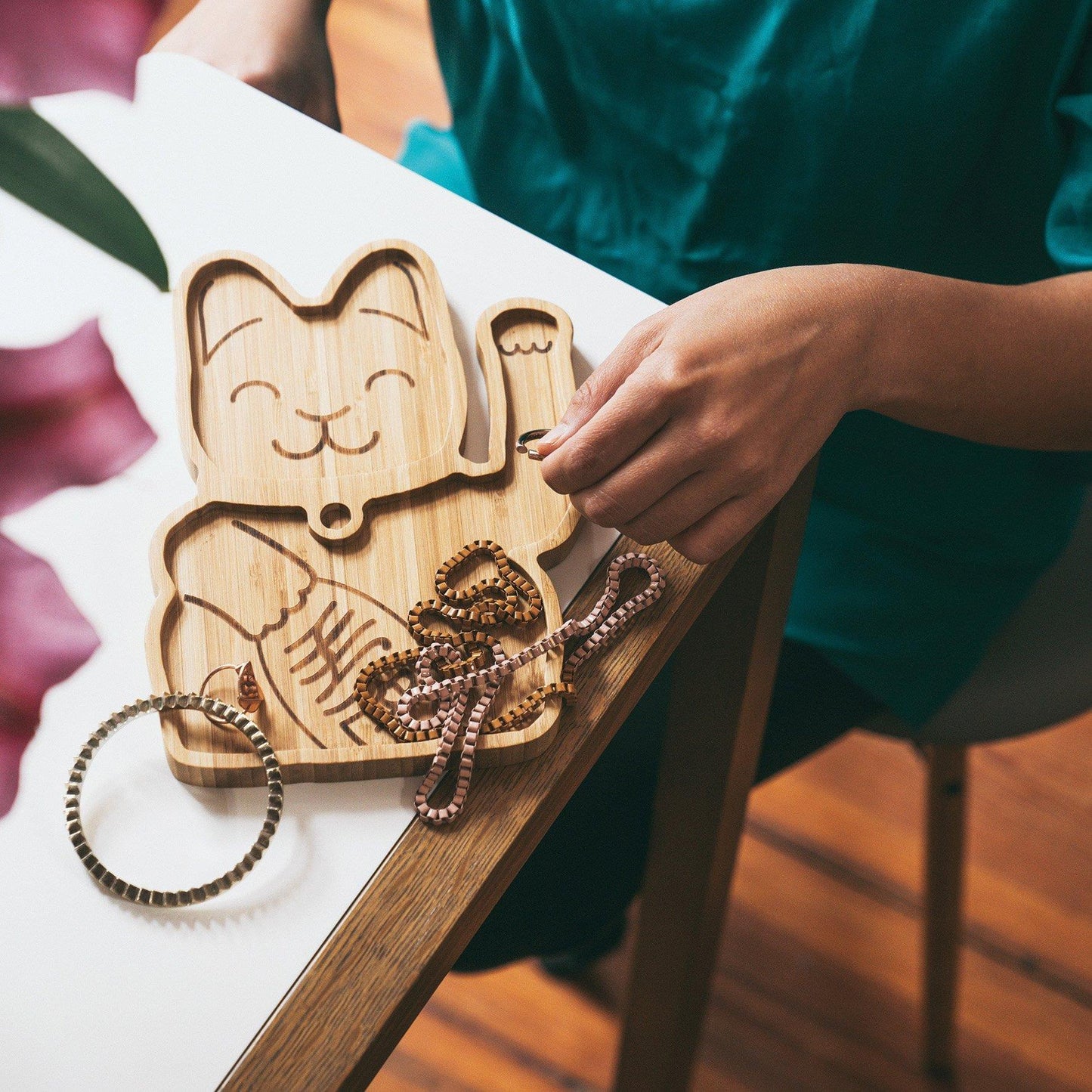 
                  
                    MANEKI NEKO Lucky Cat Bambusteller
                  
                
