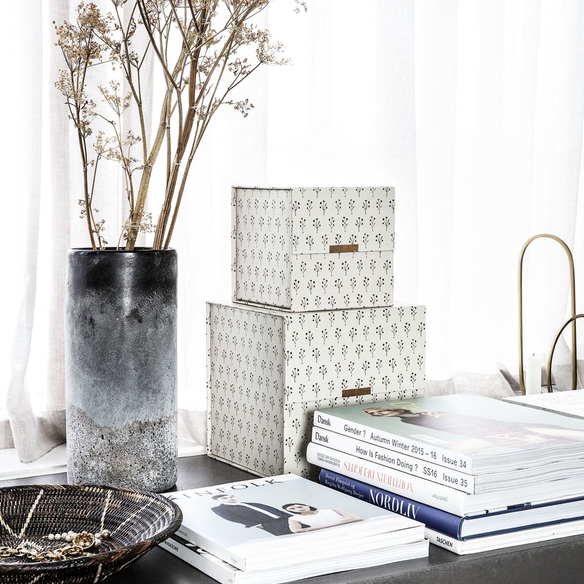 
                  
                    Großer beige Karton und Magnete Aufbewahrungsbox mit Blumenmuster
                  
                