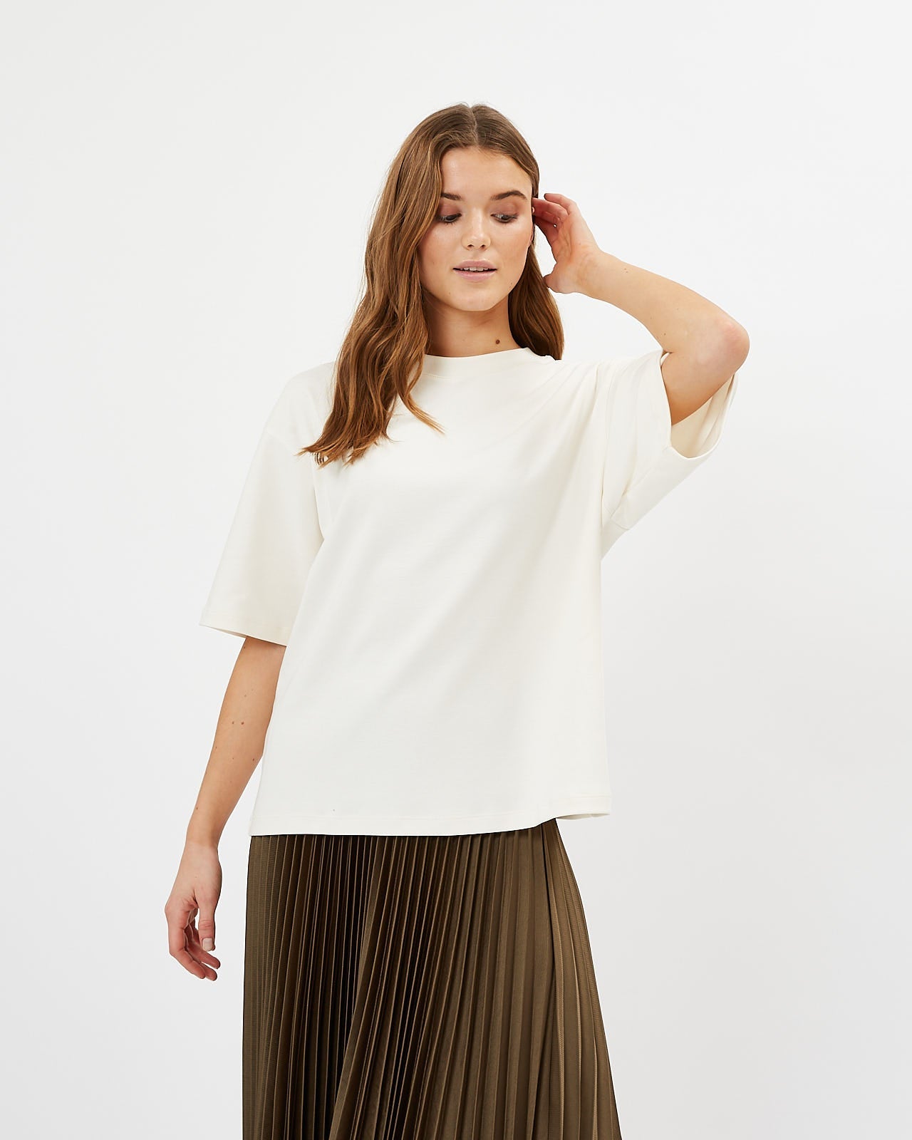 
                  
                    AARHUSI Broken White Bio-Baumwoll-T-Shirt
                  
                