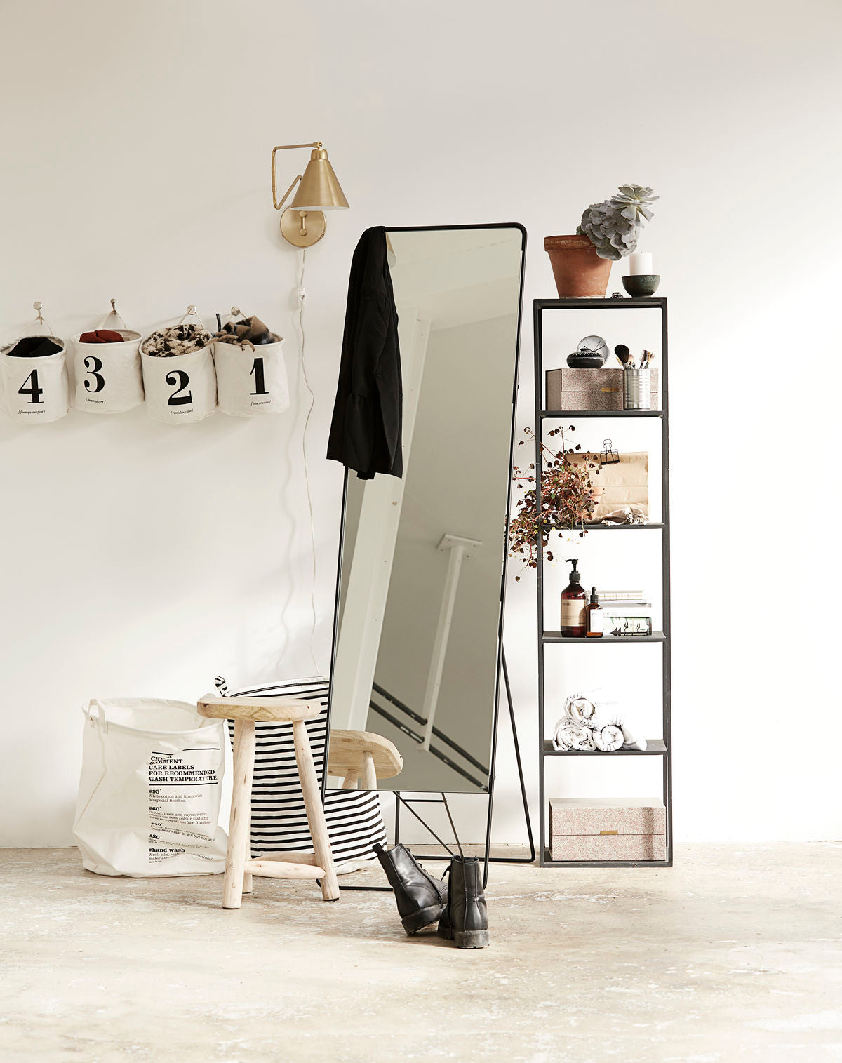 
                  
                    STREIFEN Schwarzer Wäschesack
                  
                