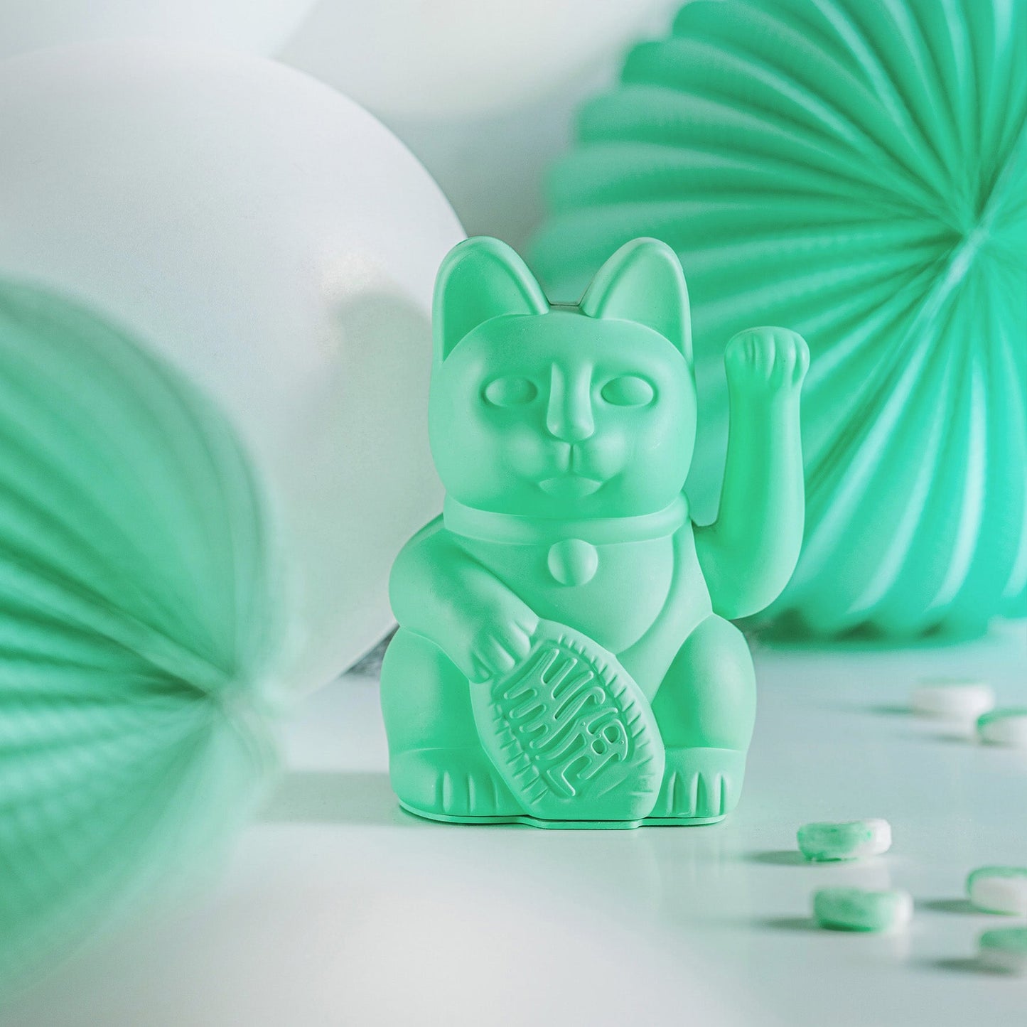 
                  
                    MANEKI NEKO Mintgrünes Winken-Glückskatzen-Ornament
                  
                