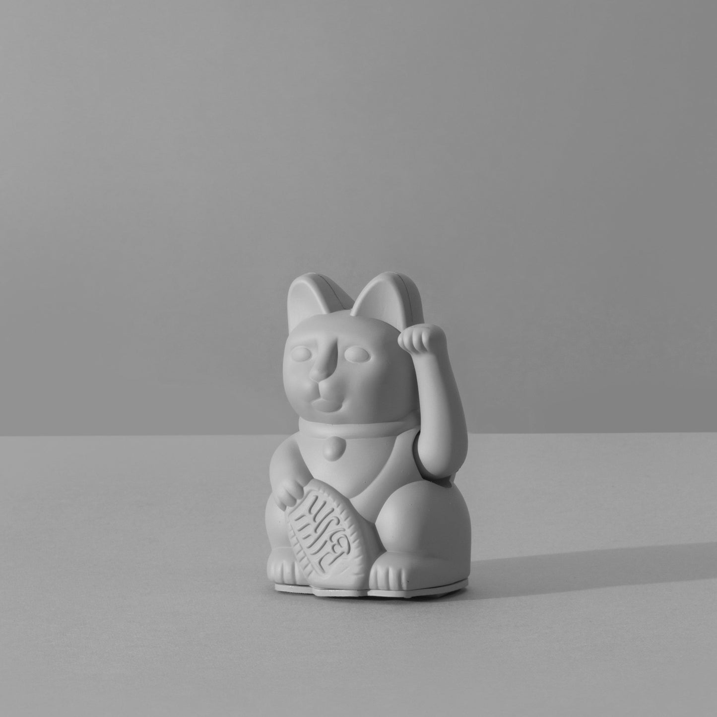 
                  
                    MANEKI NEKO Graues Mini-Winkende-Glückskatzen-Ornament
                  
                
