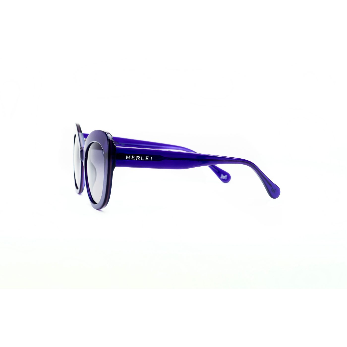 
                  
                    ARETHA Violet Sunglasses
                  
                