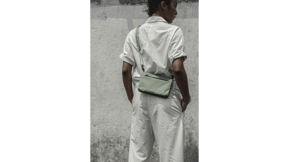 
                  
                    Saccoche Light Bag in Moosgrau
                  
                