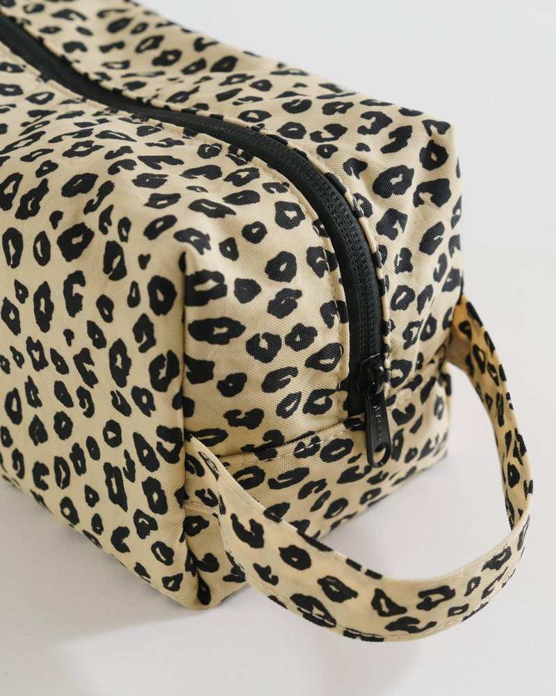 
                  
                    DOPP KIT Honey Leopard Tasche
                  
                