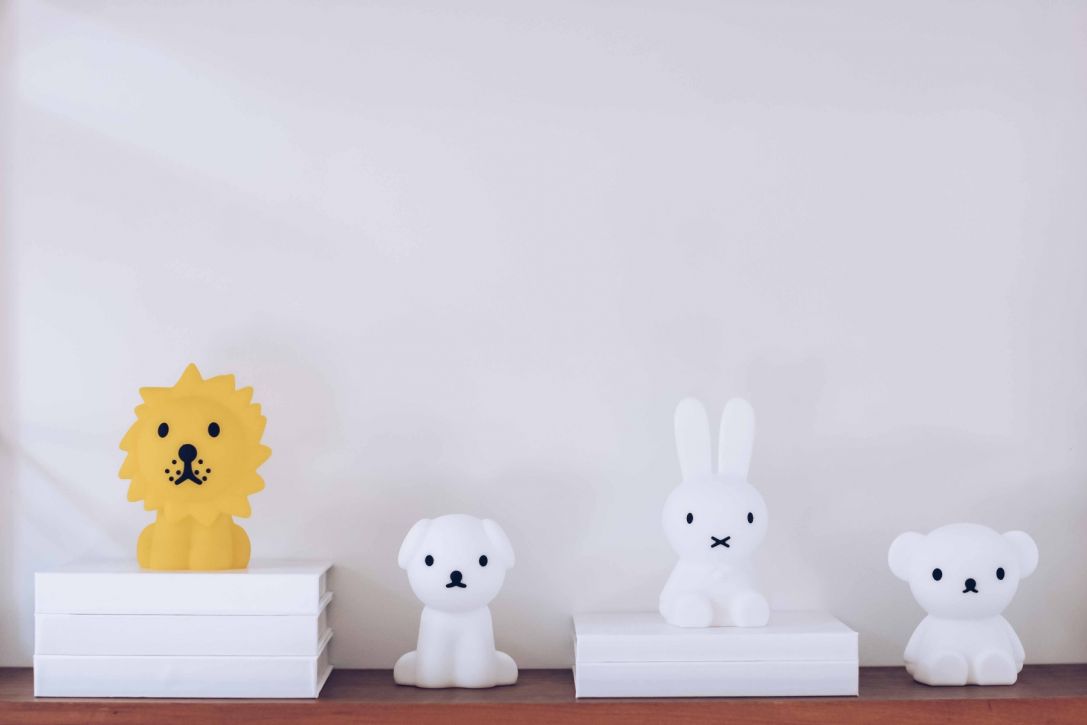 
                  
                    LION Yellow Bundle Of Light Lamp
                  
                