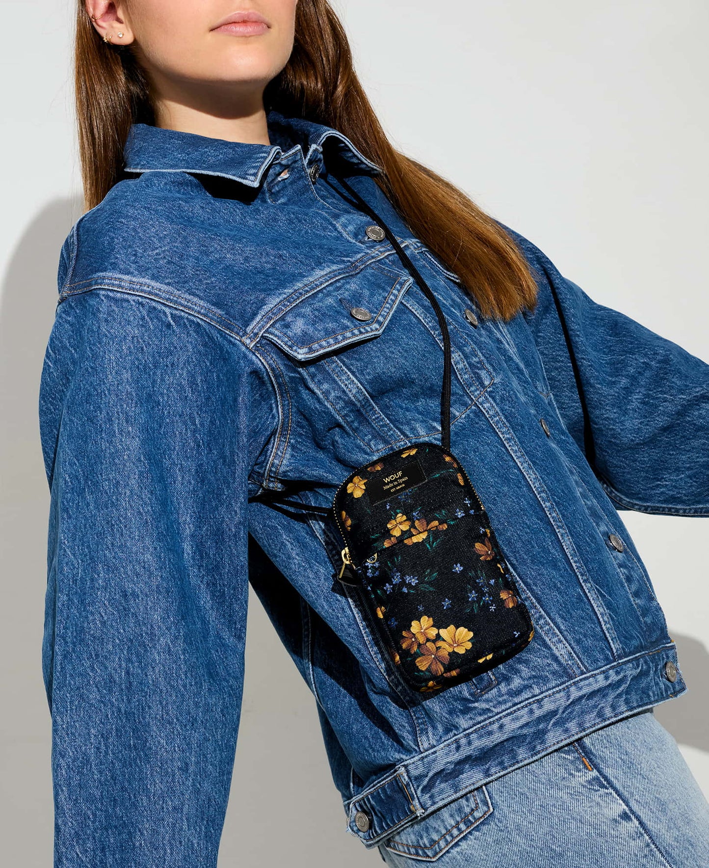 
                  
                    ADELE Handytasche
                  
                