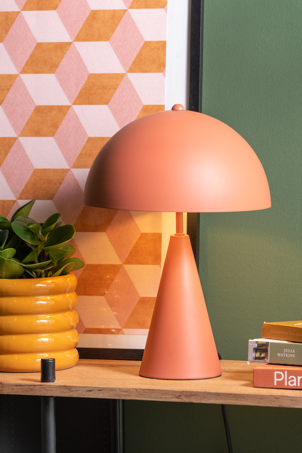 
                  
                    Kleine erhabene Tischlampe in gebranntem Orange
                  
                