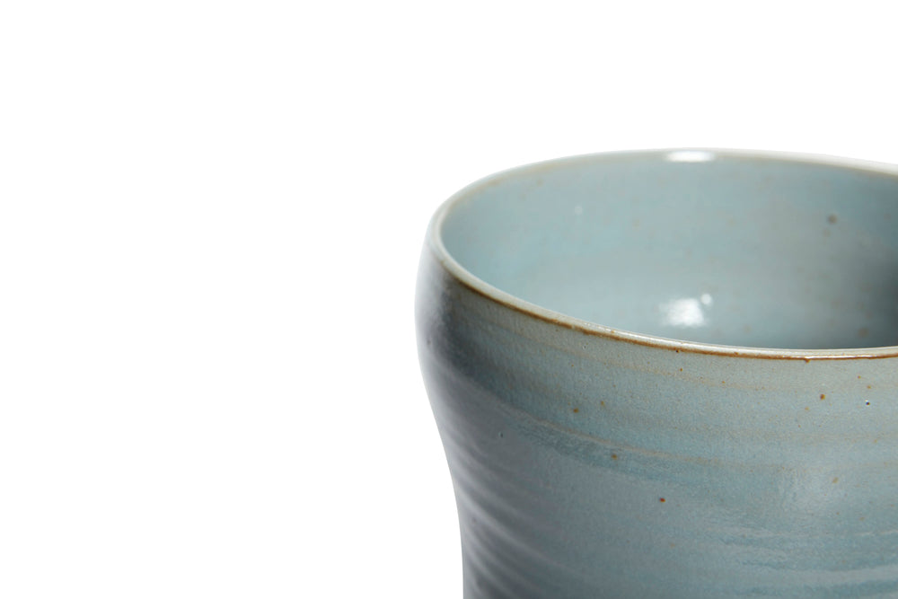 
                  
                    Großer blauer Pflegetopf
                  
                