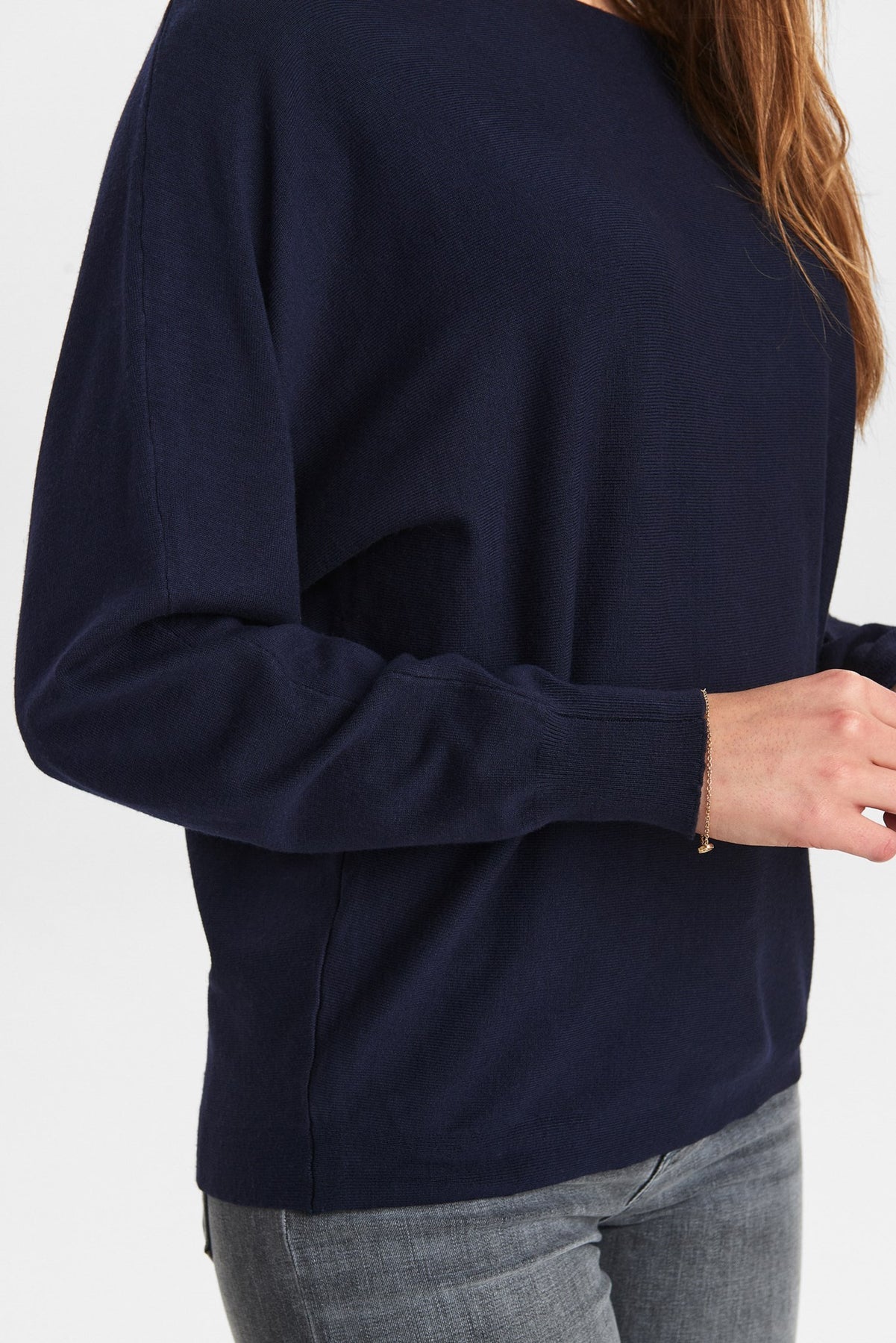 
                  
                    NUDAYA Pullover mit dunklem Saphir
                  
                