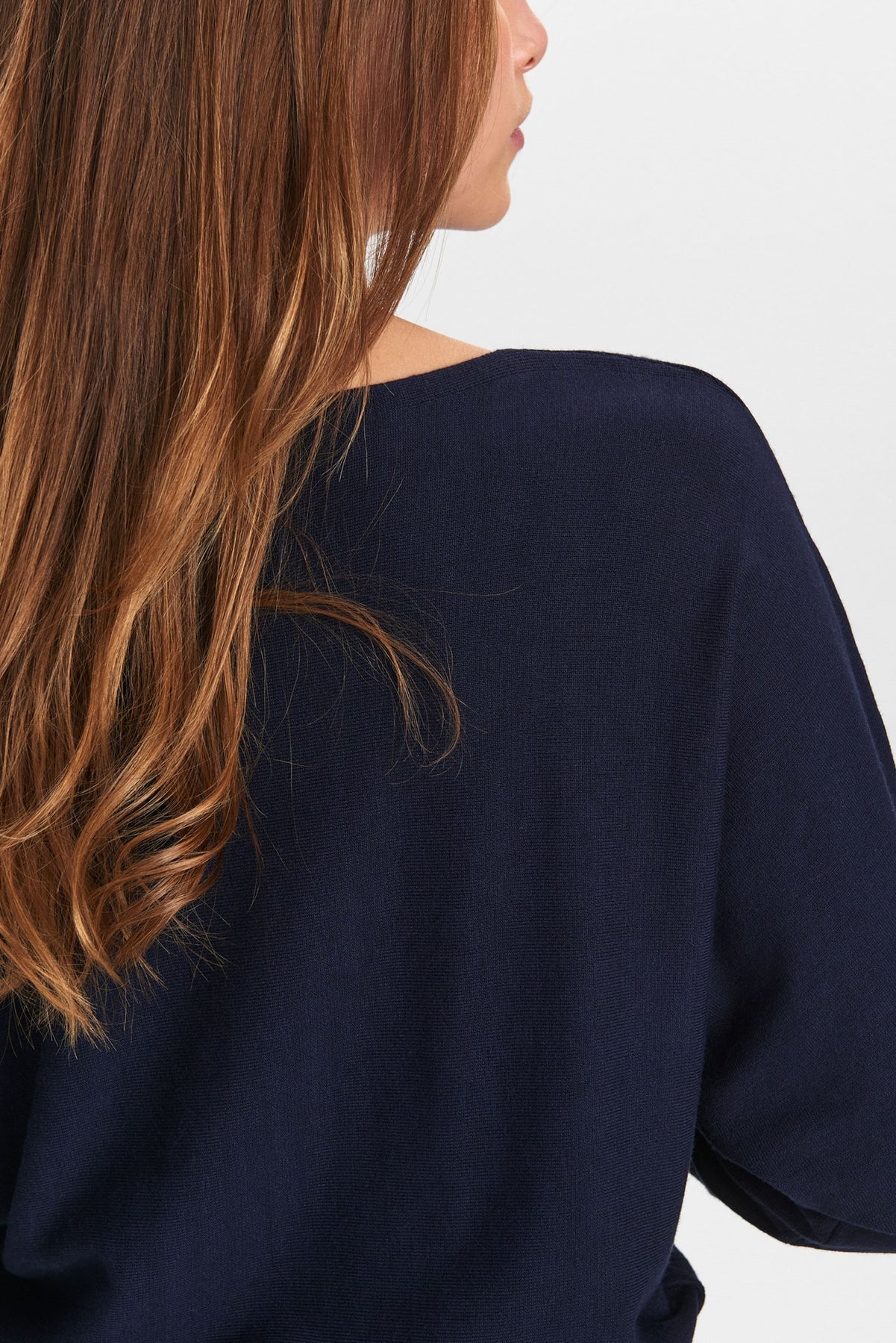 
                  
                    NUDAYA Pullover mit dunklem Saphir
                  
                