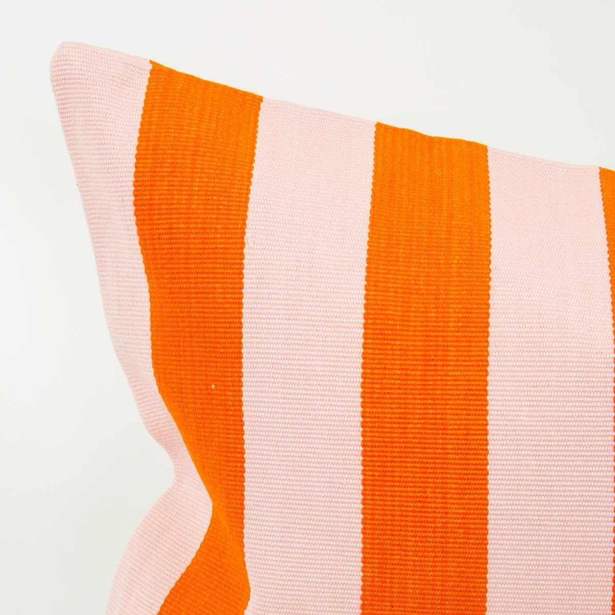 
                  
                    CARLA Orange-Rosa Kissen
                  
                
