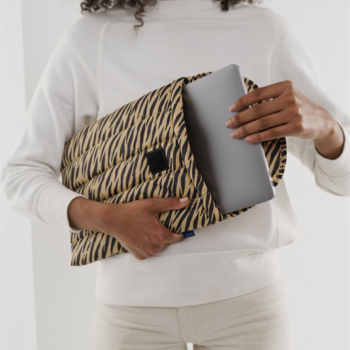 
                  
                    13-Zoll-Puffy-Laptop-Hülle mit Tigerstreifen
                  
                