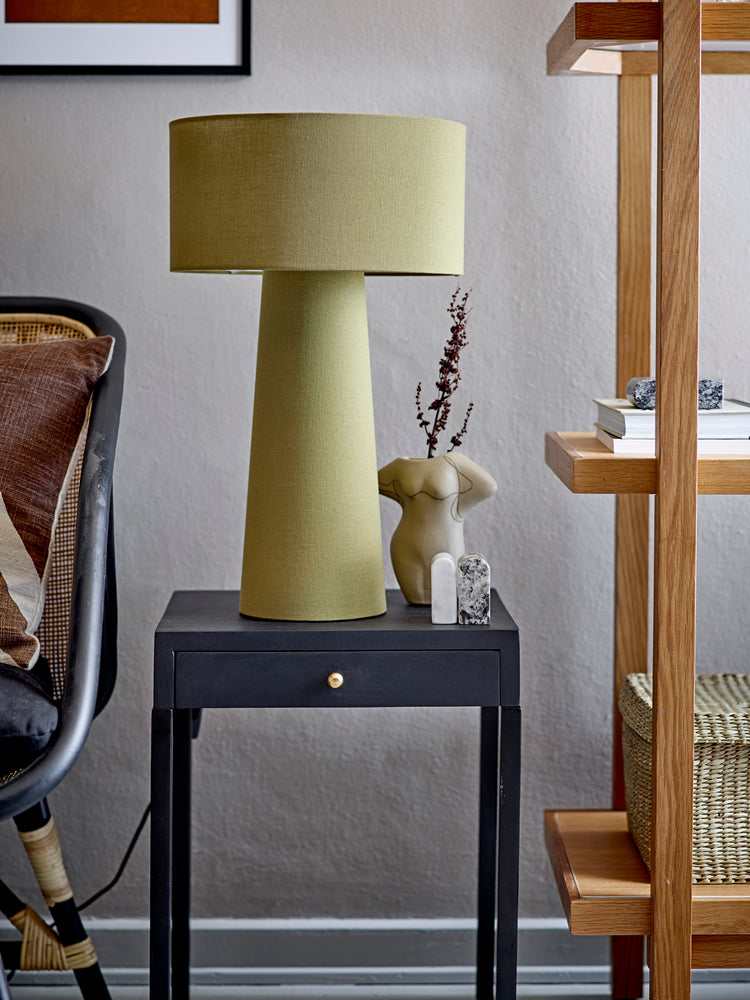 
                  
                    KARL Tischlampe aus grünem Polyester 
                  
                