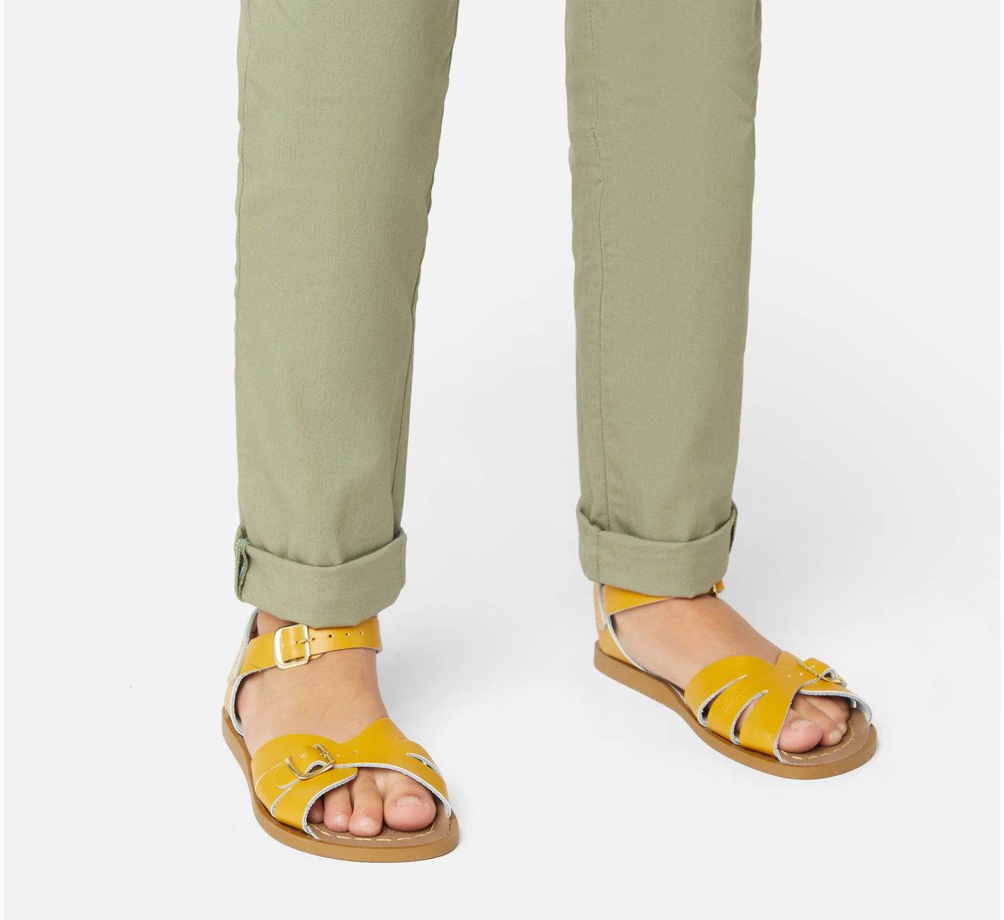 
                  
                    Klassische schwarze Sandalen
                  
                