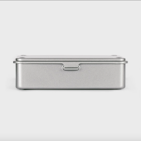 Kleine silberne Stahlbox