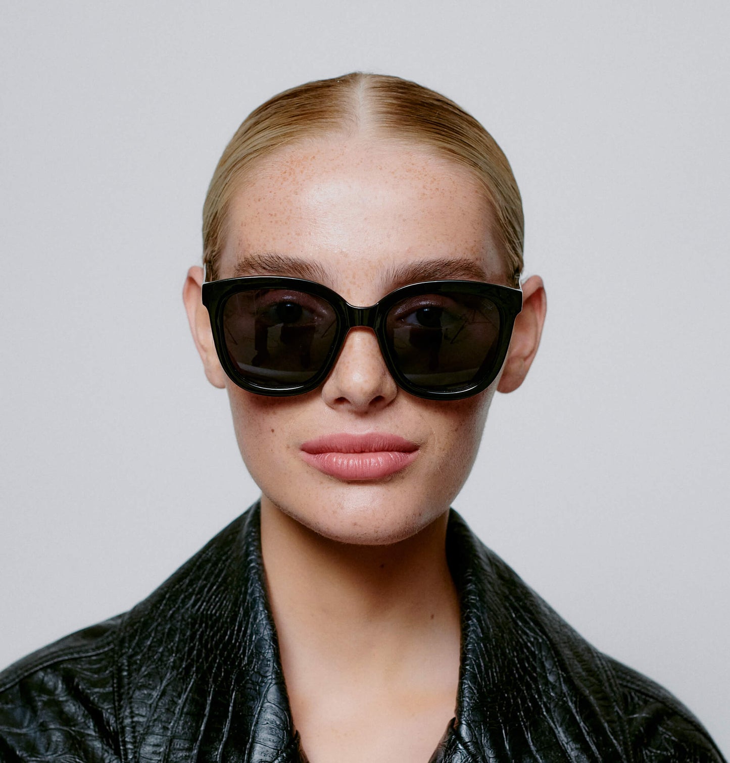 
                  
                    BILLY Schwarze Sonnenbrille
                  
                