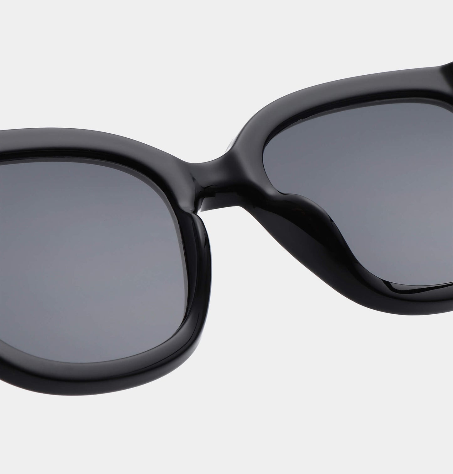 
                  
                    BILLY Schwarze Sonnenbrille
                  
                
