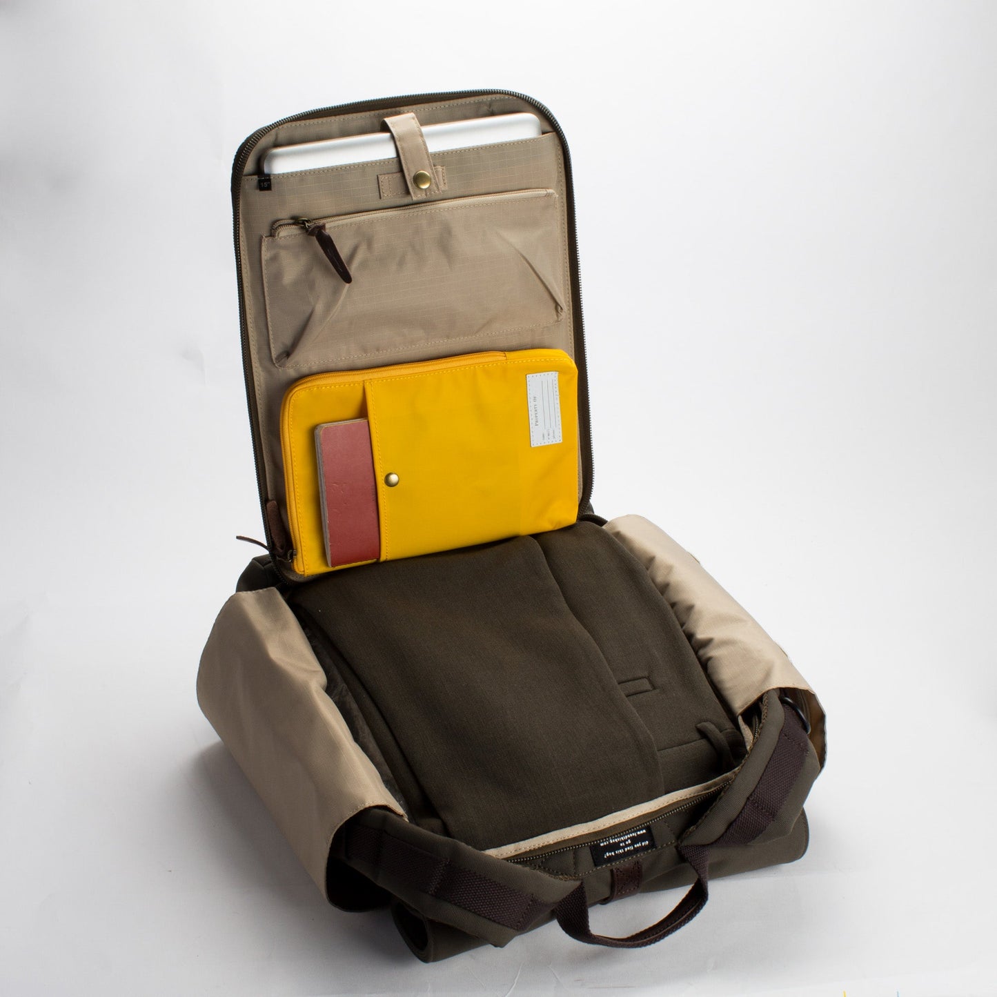 ALEX 24H Moss Grey Backpack Victoria met Albert