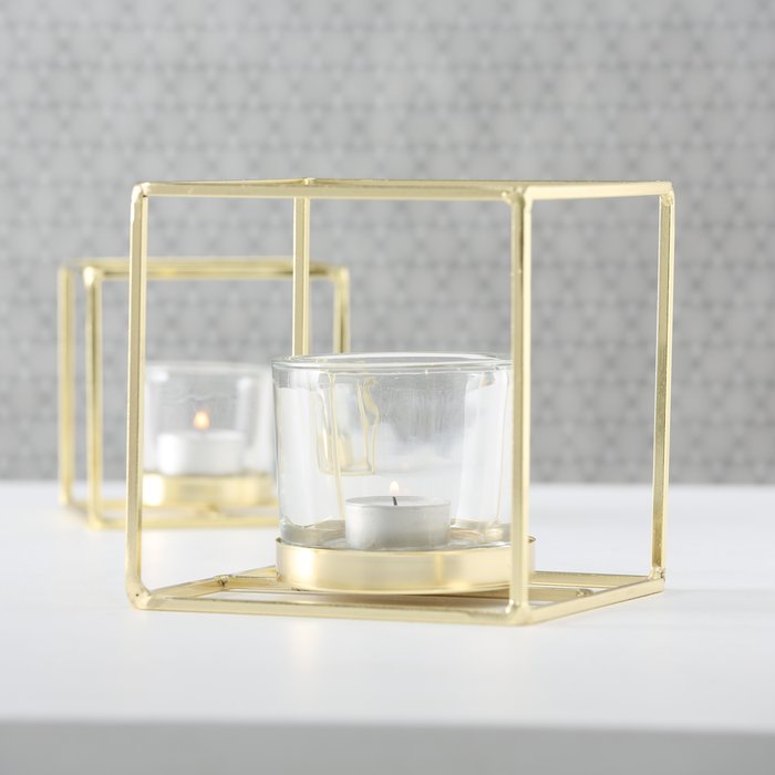 
                  
                    PAZO Kleiner viereckiger Kerzenhalter in Gold
                  
                
