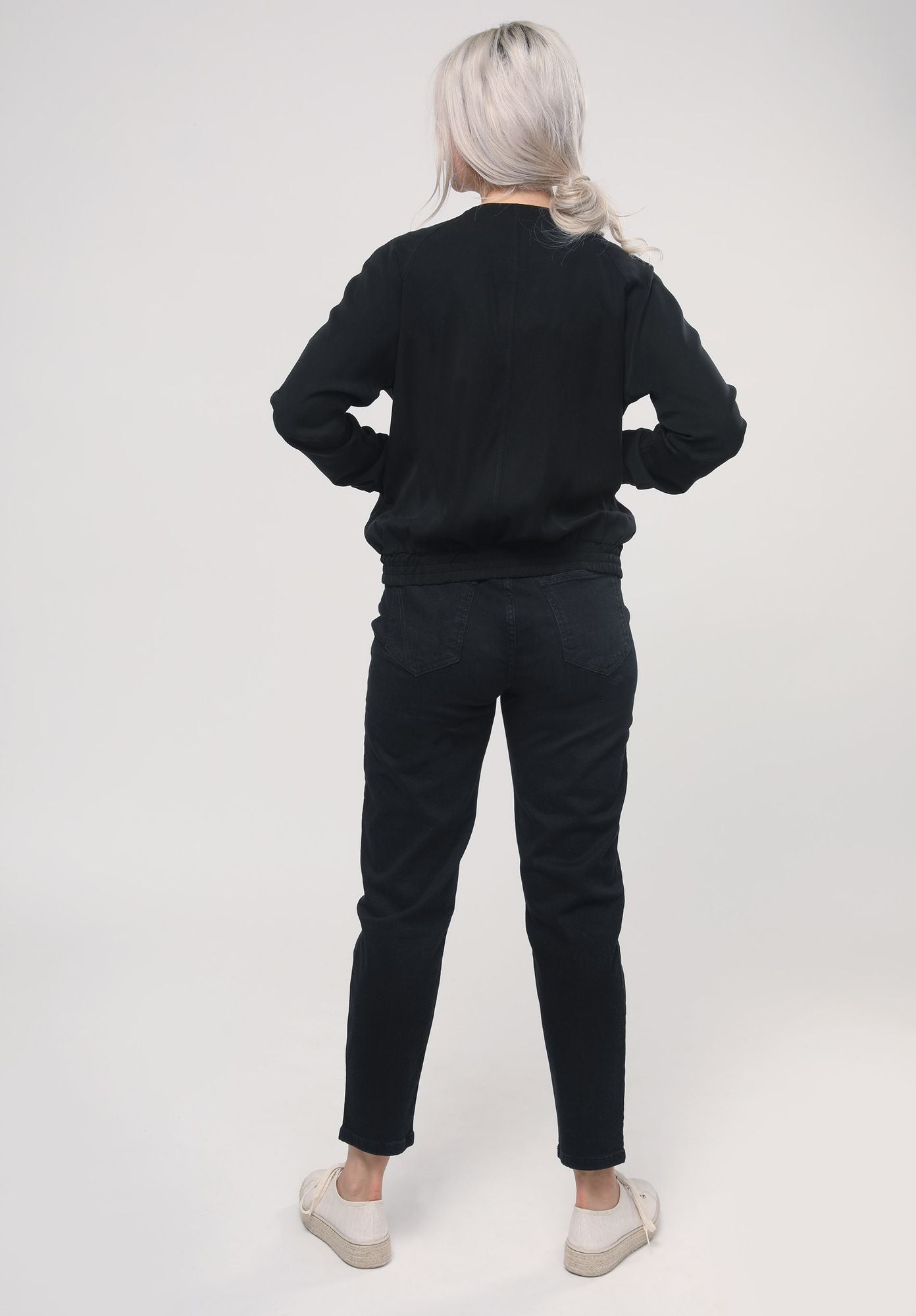 
                  
                    BOCA Schwarze Jacke
                  
                