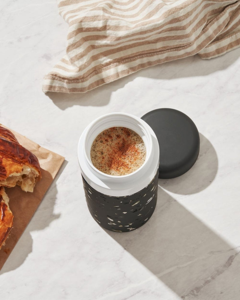
                  
                    PORTER Charcoal Isolierte Terrazzo-Flasche 
                  
                
