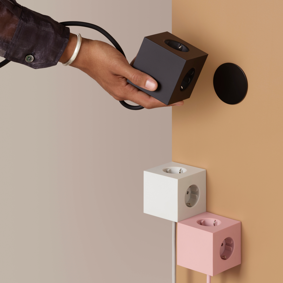 
                  
                    SQUARE 1 Gotland Grey 1 USB- und Magnet-Steckdosenerweiterung
                  
                
