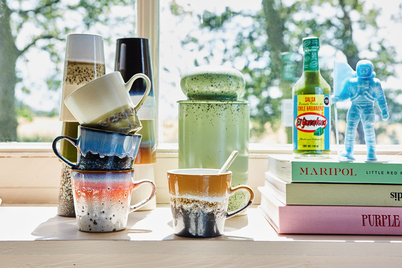 victoria meets albert - Detailbild der Night Americano-Keramiktasse  