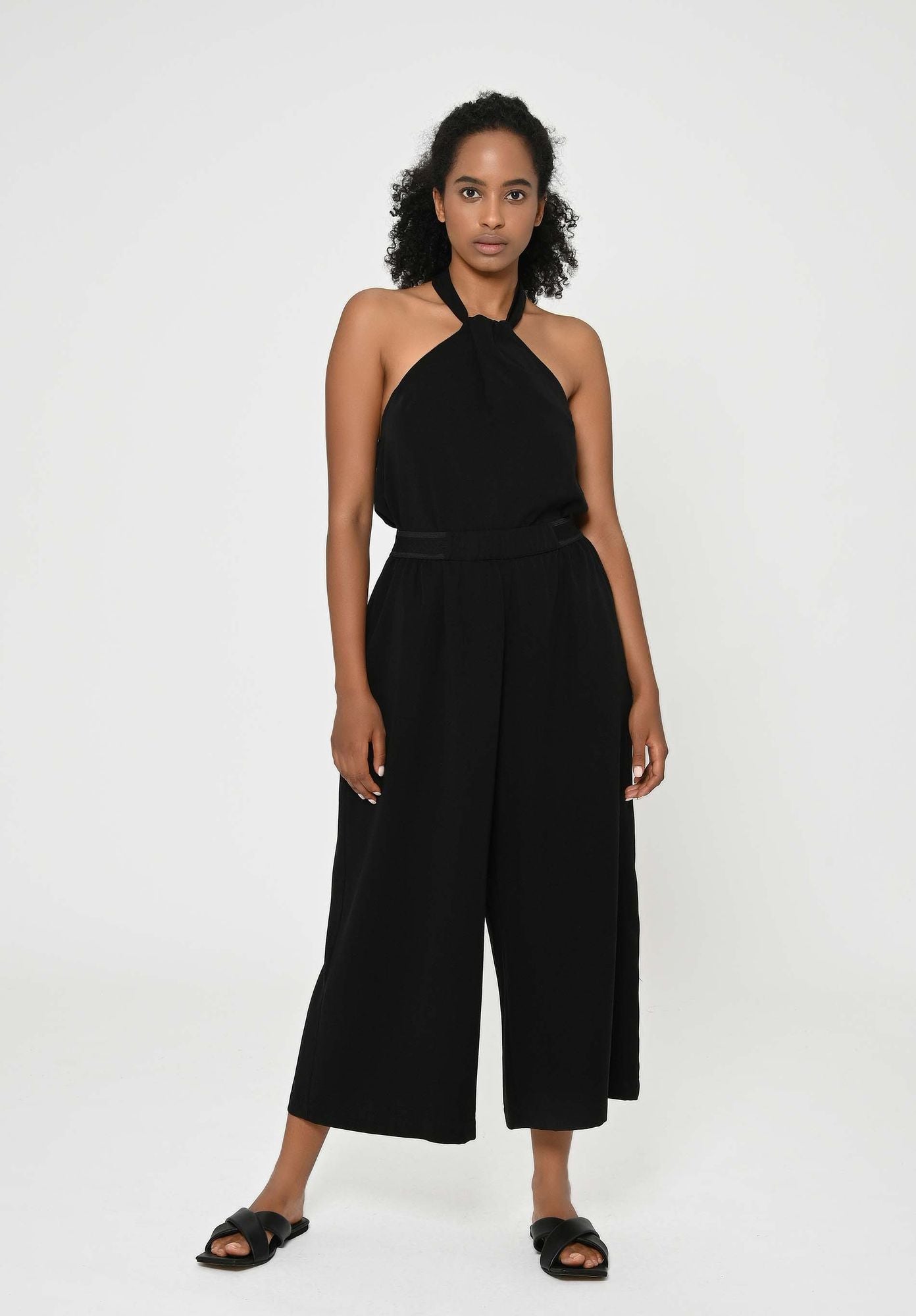 
                  
                    TAVIRA Schwarze Tencel-Hose 
                  
                