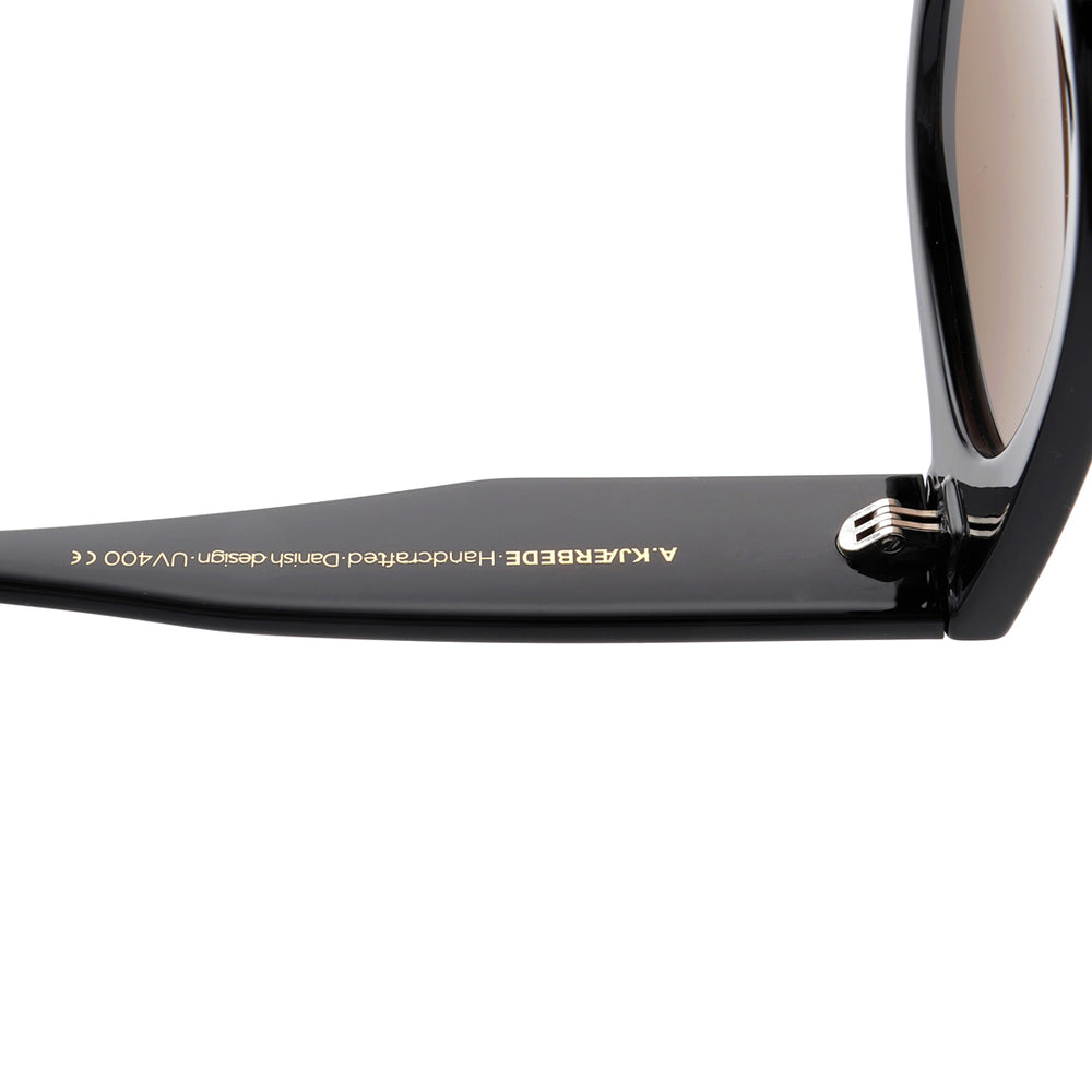 
                  
                    LILLY Schwarze Sonnenbrille 
                  
                