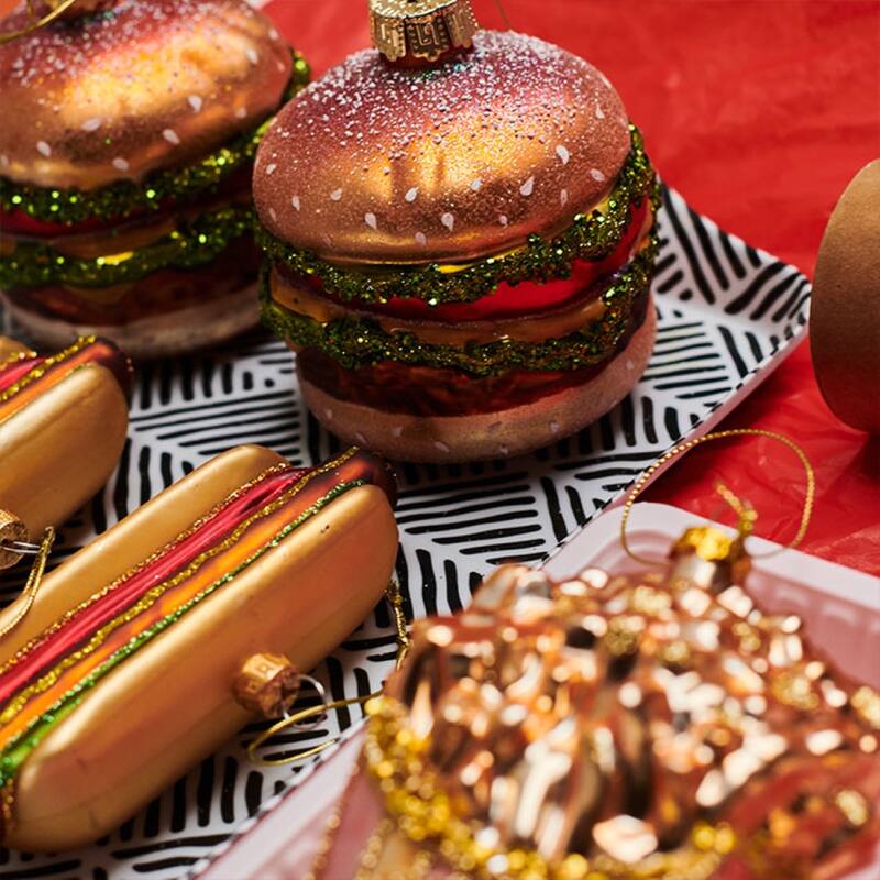 
                  
                    Mehrfarbige Hamburger-Weihnachtsdekoration
                  
                