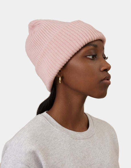 
                  
                    Hut aus Merinowolle in verblasstem Rosa
                  
                