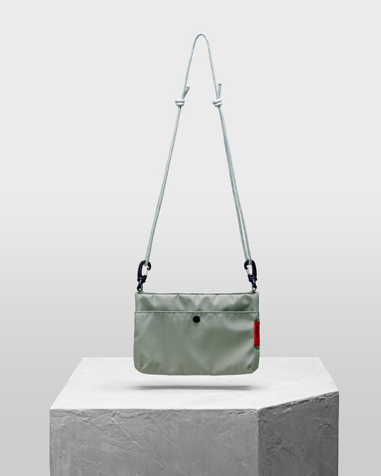 
                  
                    Saccoche Light Bag in Moosgrau
                  
                