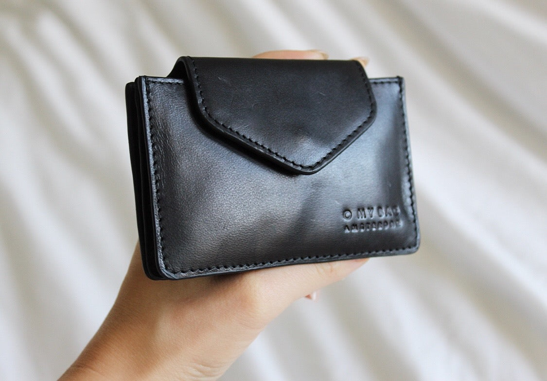 
                  
                    HARMONICA Black Classic Leather Wallet
                  
                