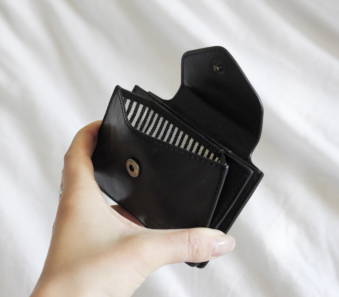 
                  
                    HARMONICA Black Classic Leather Wallet
                  
                