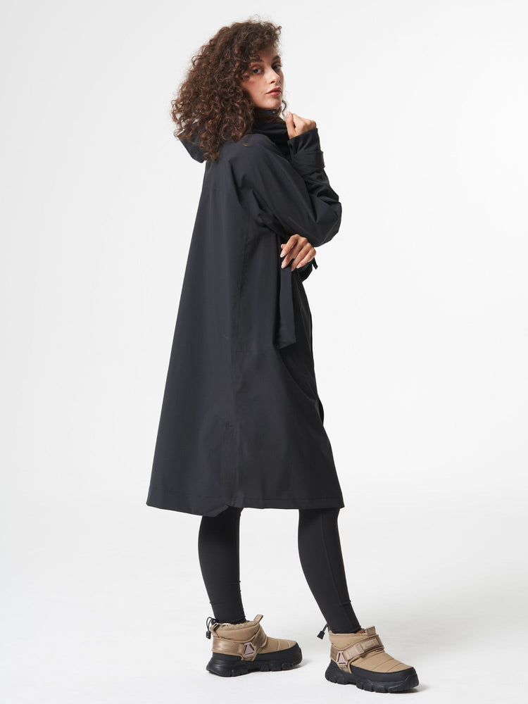 
                  
                    Torfschwarze Aestech-Parkajacke
                  
                