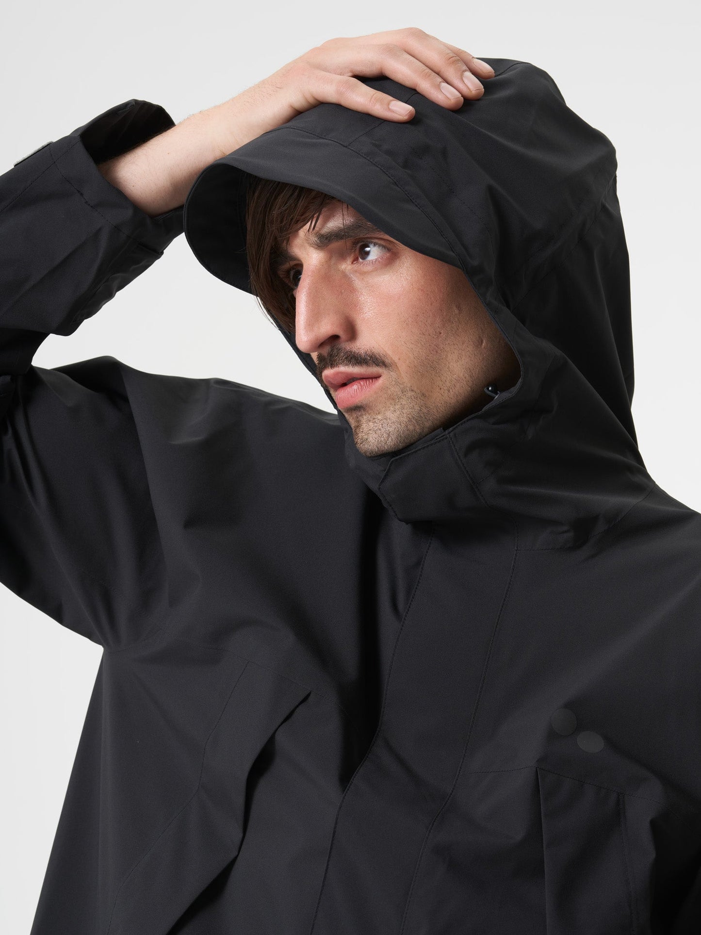 
                  
                    Torfschwarze Aestech-Parkajacke
                  
                