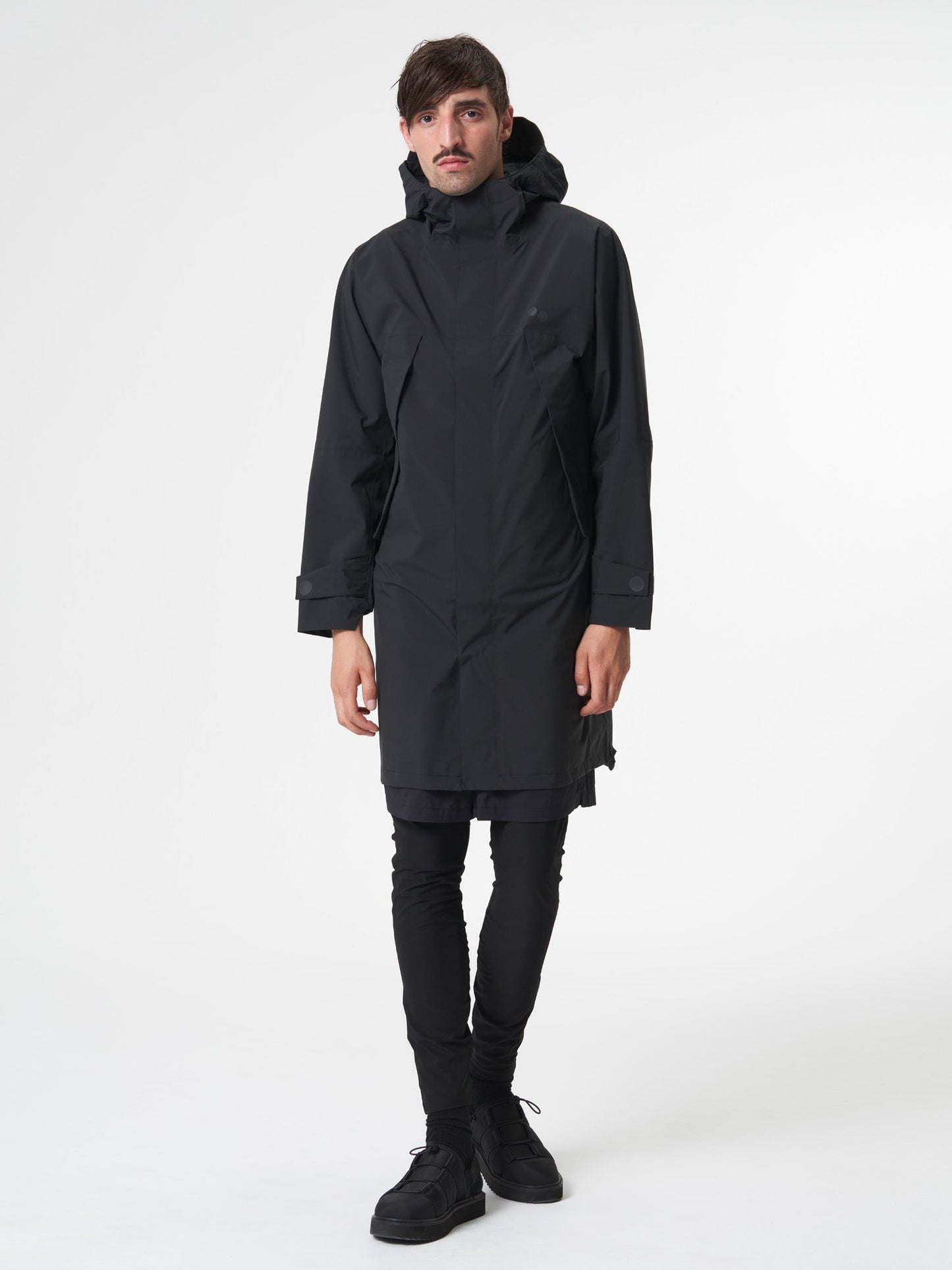 
                  
                    Torfschwarze Aestech-Parkajacke
                  
                