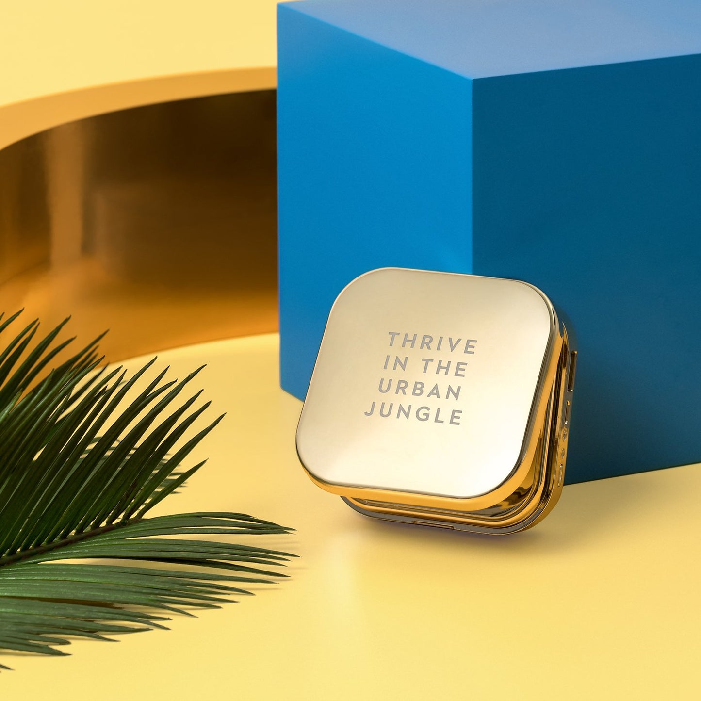 
                  
                    Gold-Powerbank mit Kompaktspiegel
                  
                