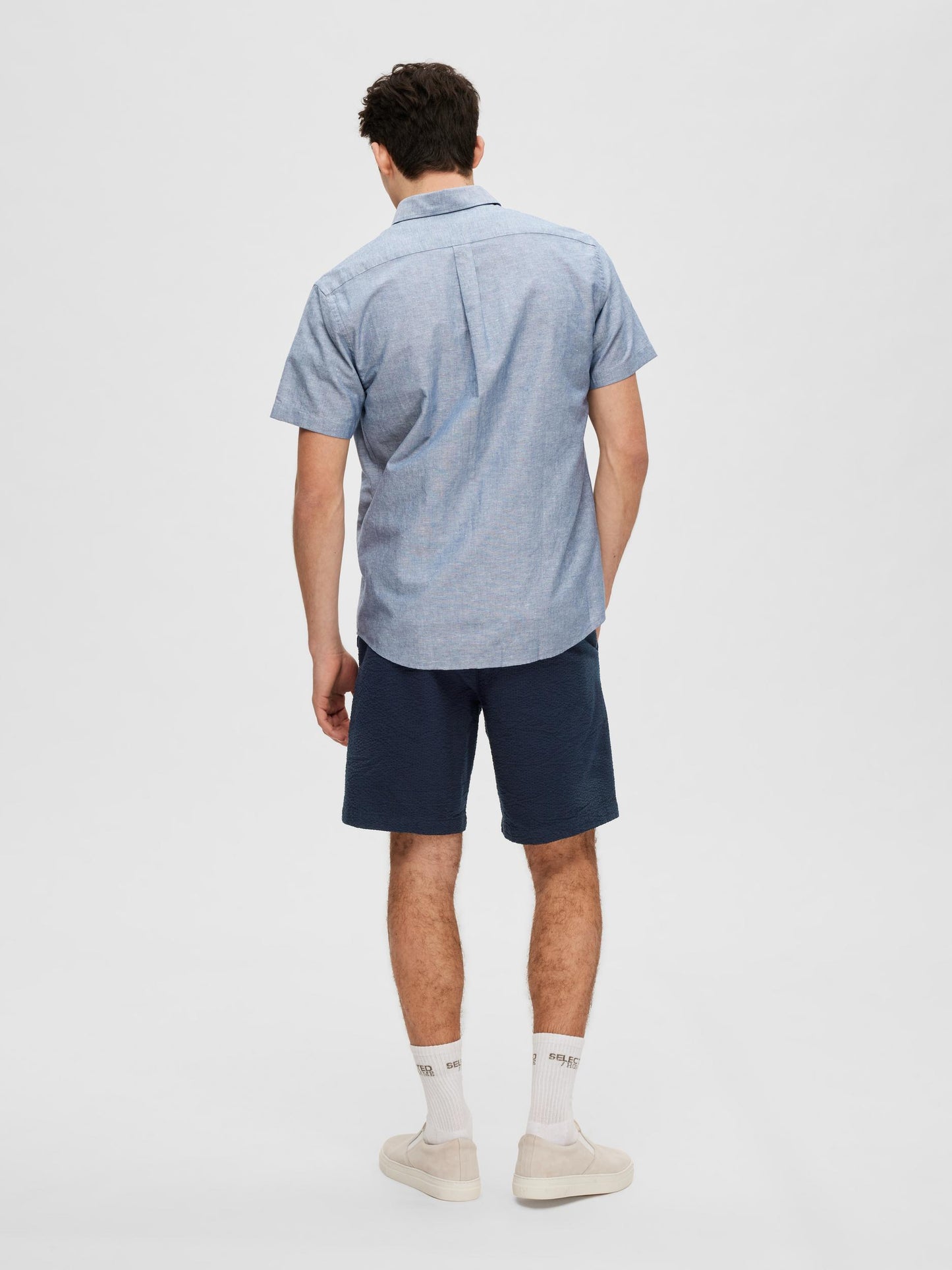 
                  
                    SLHREGNEW-LINEN Mittelblaues klassisches Denim-Hemd
                  
                
