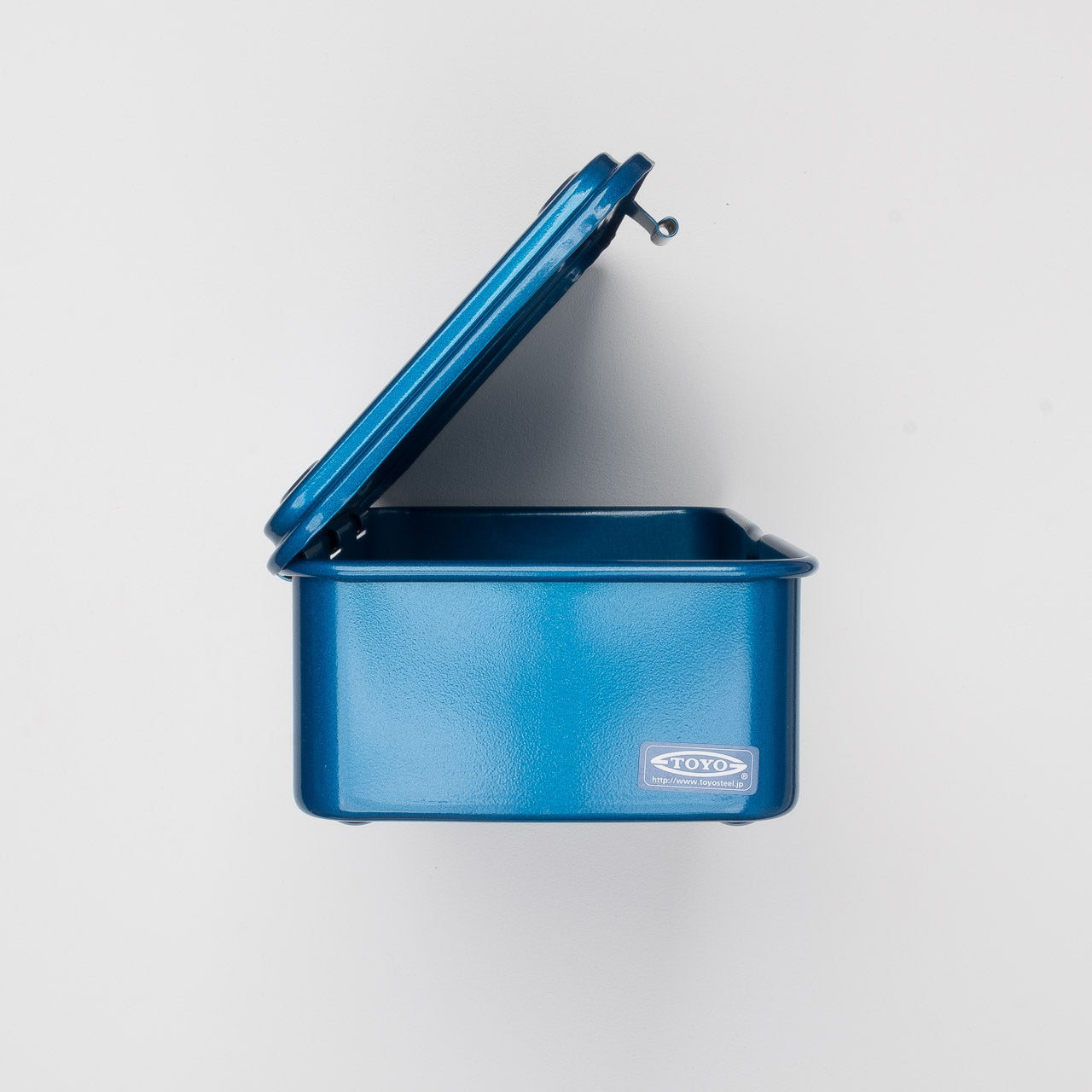 
                  
                    Kleine blaue Stahlbox
                  
                