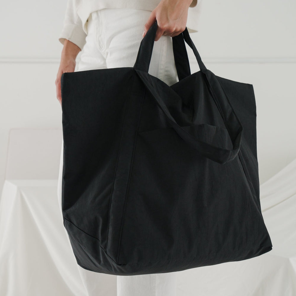 
                  
                    TRAVEL CLOUD Schwarze Tasche
                  
                