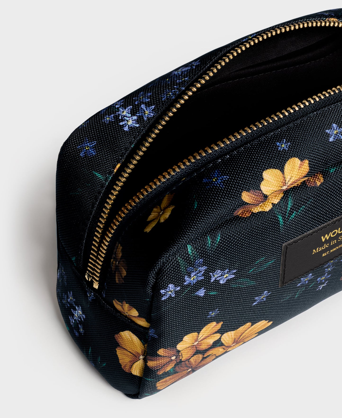 
                  
                    ADELE Große Kosmetiktasche
                  
                
