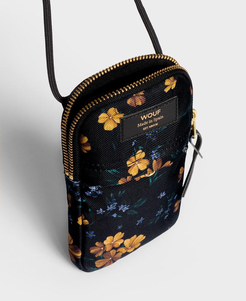 
                  
                    ADELE Handytasche
                  
                