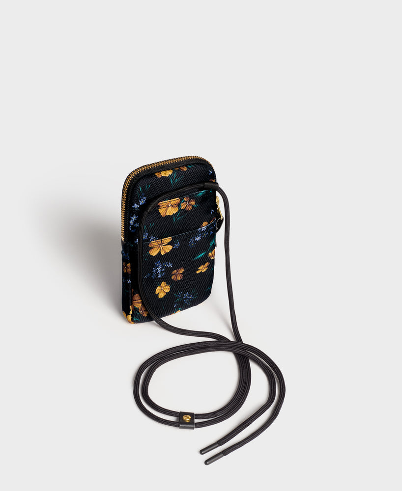 
                  
                    ADELE Handytasche
                  
                