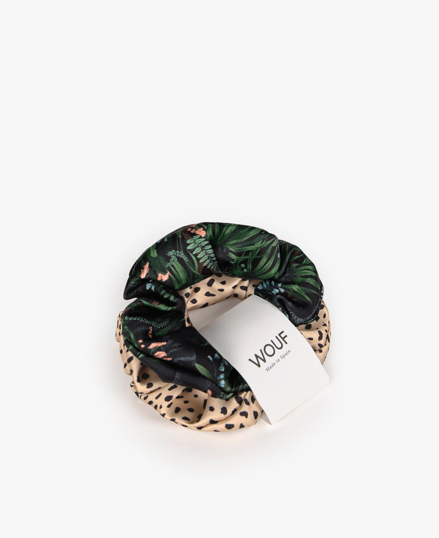
                  
                    Janne und Wild Scrunchie
                  
                